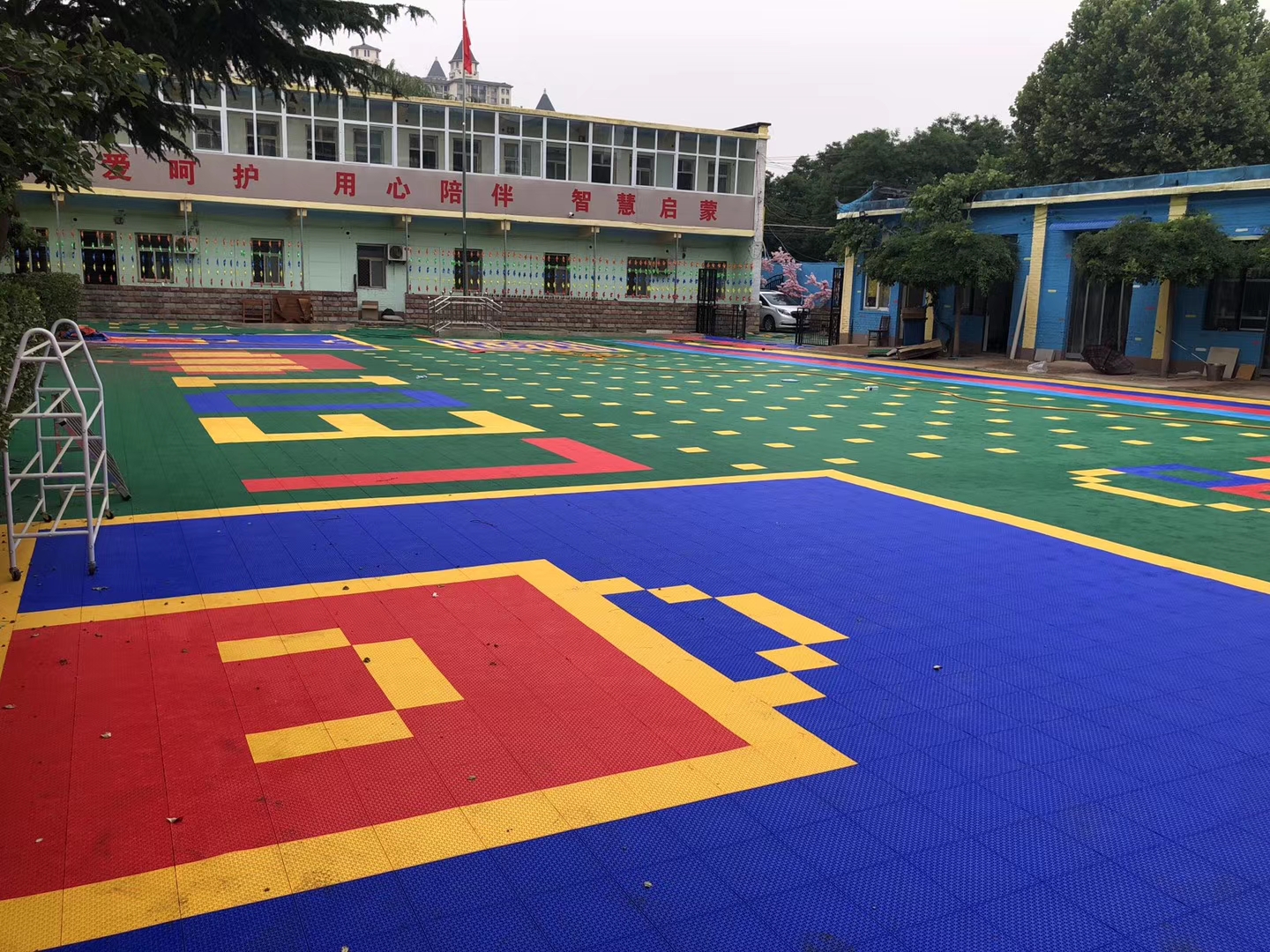 悬浮地板厂家破局：博帆时代地材5S绿色运动地面方法论如何打造高性价比健康空间？