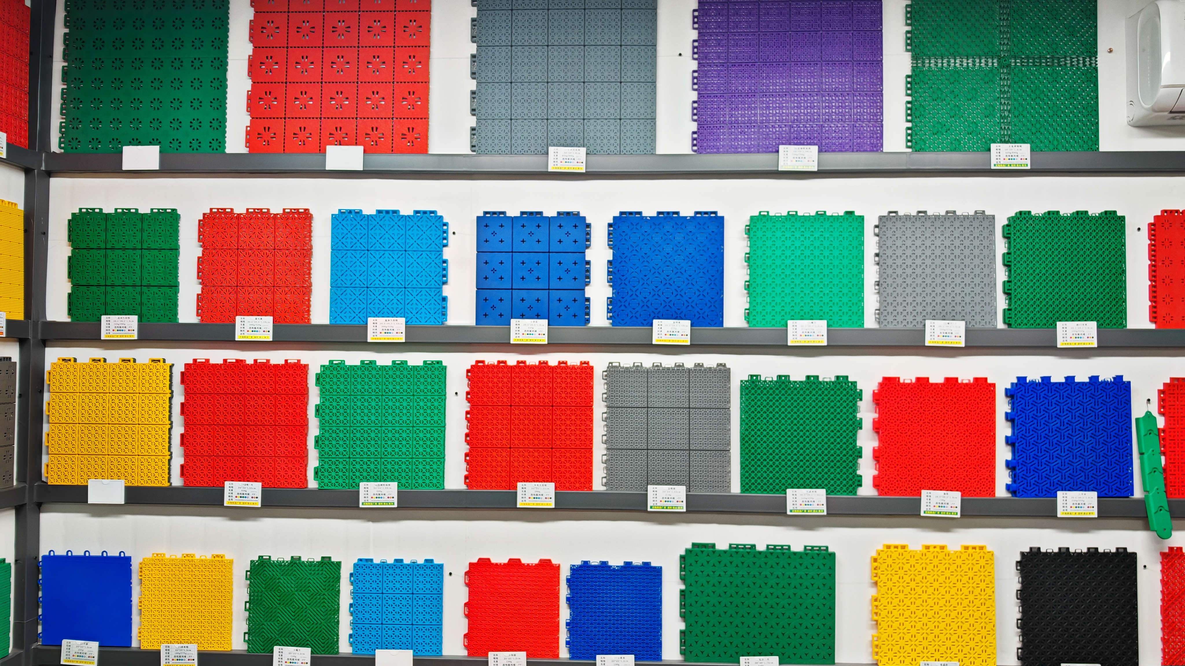 悬浮地板厂家选购指南：如何找到真正靠谱的合作伙伴？