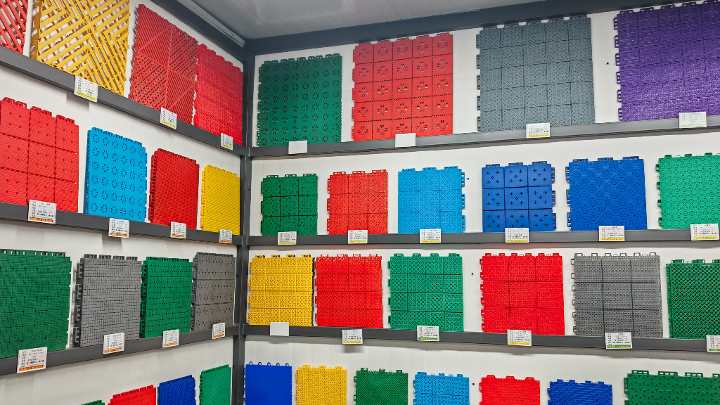 悬浮拼装地板样品