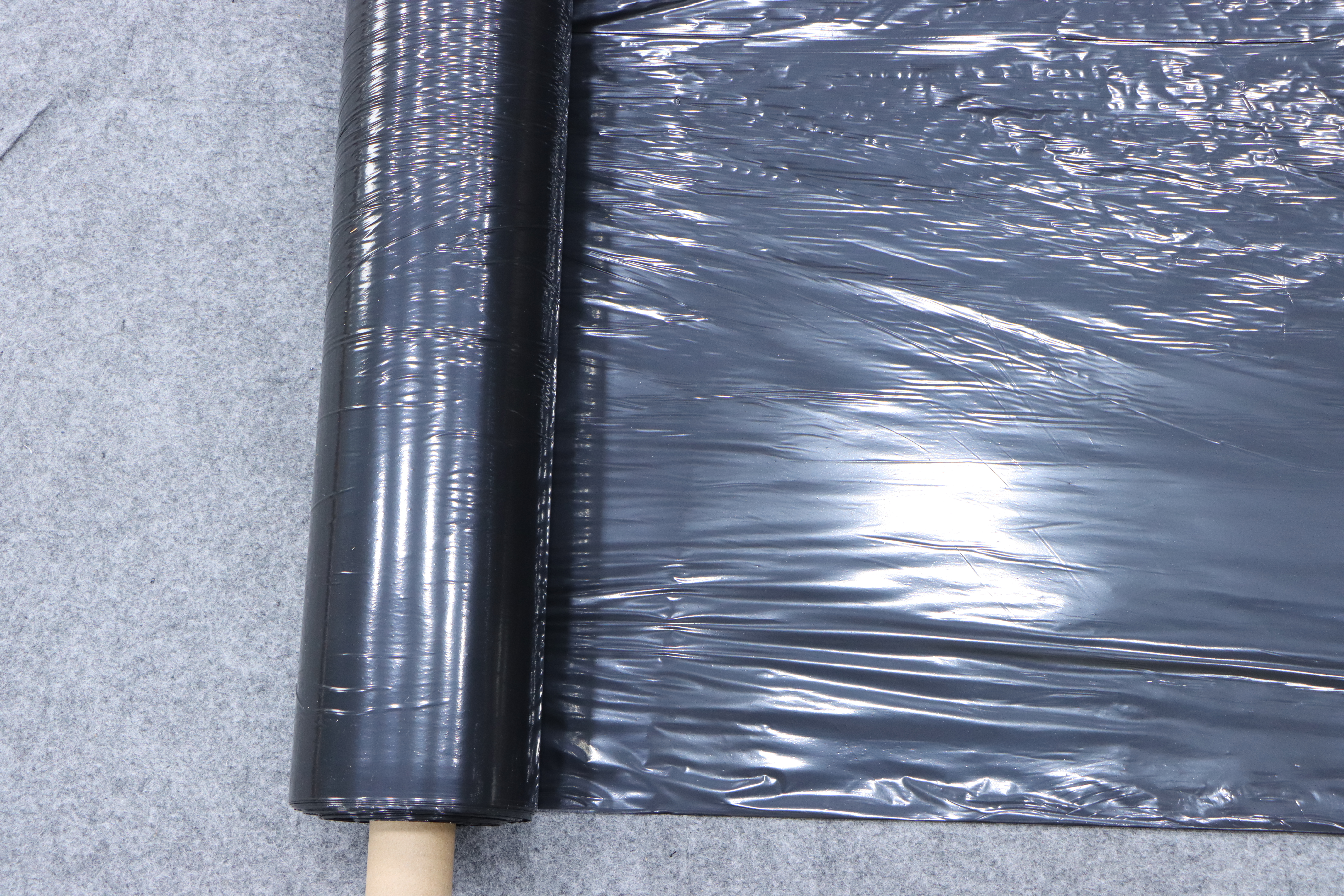 黑地膜破局：阿尔发‘三位一体增效法’如何解决种植户三大核心痛点？