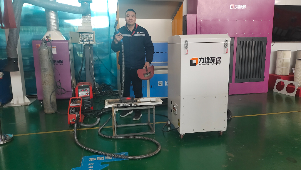 高负压焊烟净化器在山东工程机械行业现场应用案例照片