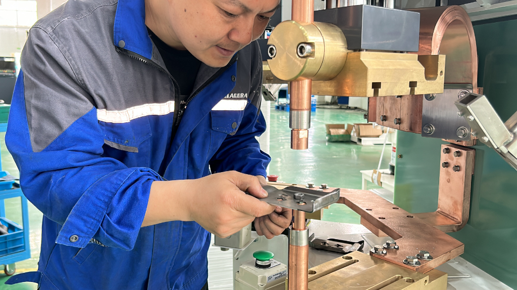 高端焊接破局之路：深度解析中频点焊机AIRF四维智能焊接解决方案