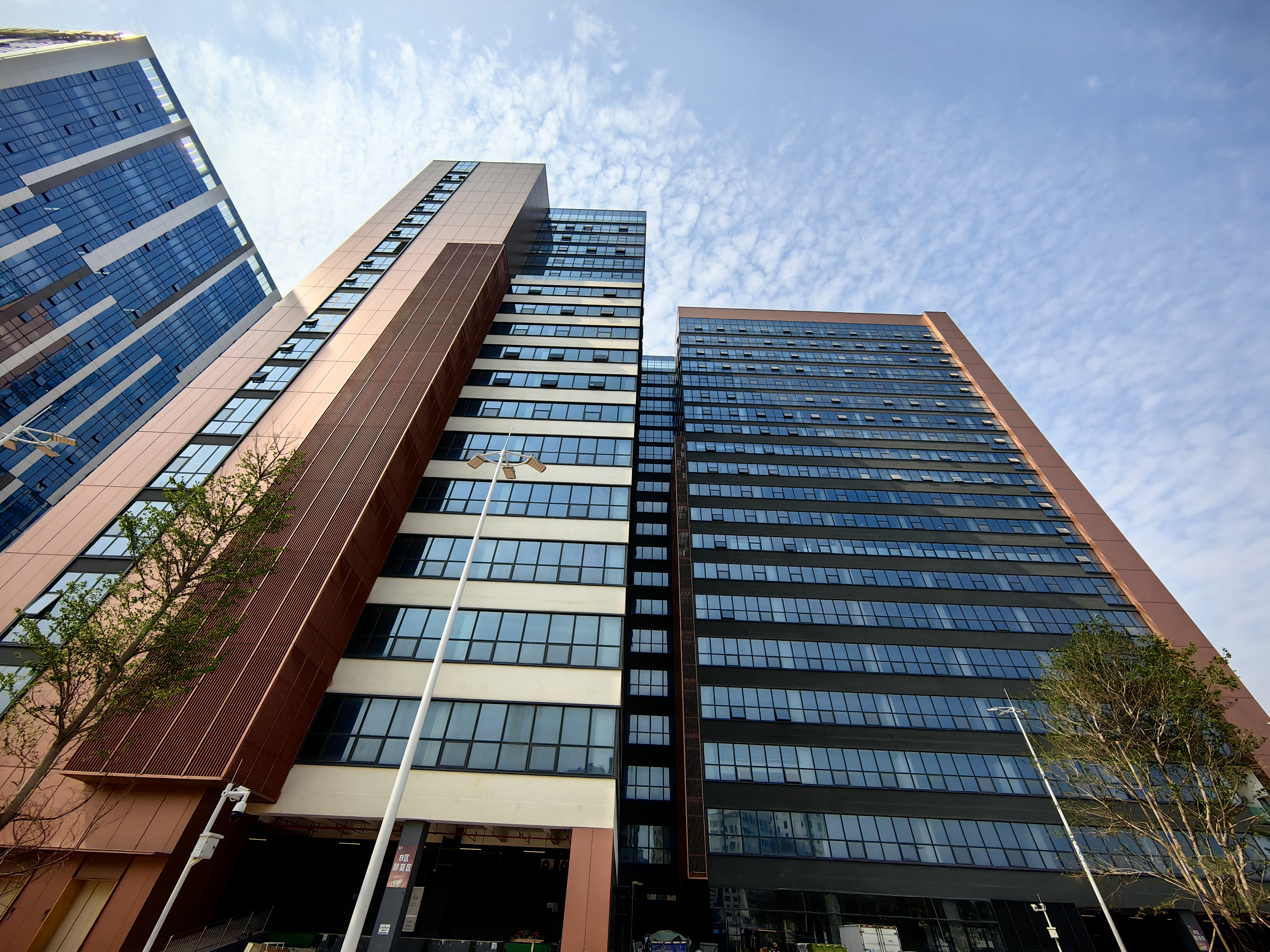 顺达荣破解商用显示四大痛点：4V全场景显示赋能方法论如何重构价值？