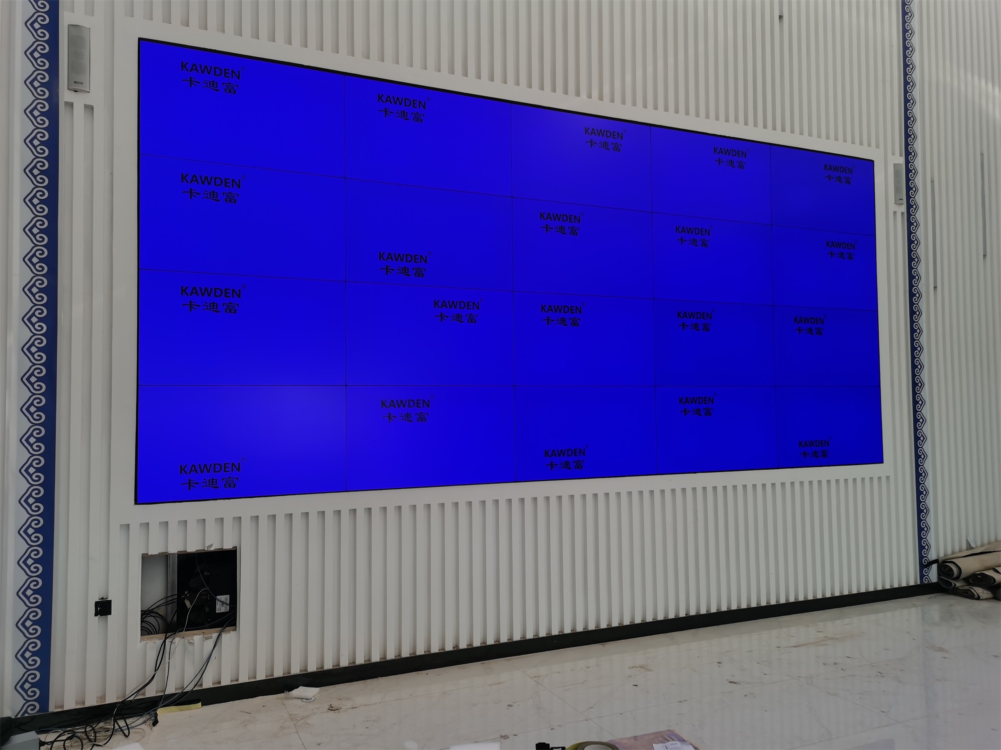 2026商用显示痛点解决指南：卡迪富液晶拼接屏如何成为场景化首选？