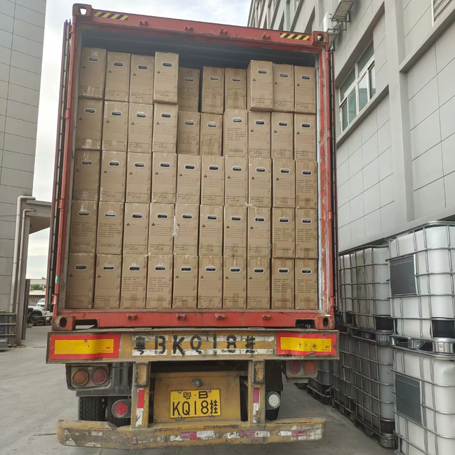 如意佳出货装柜1