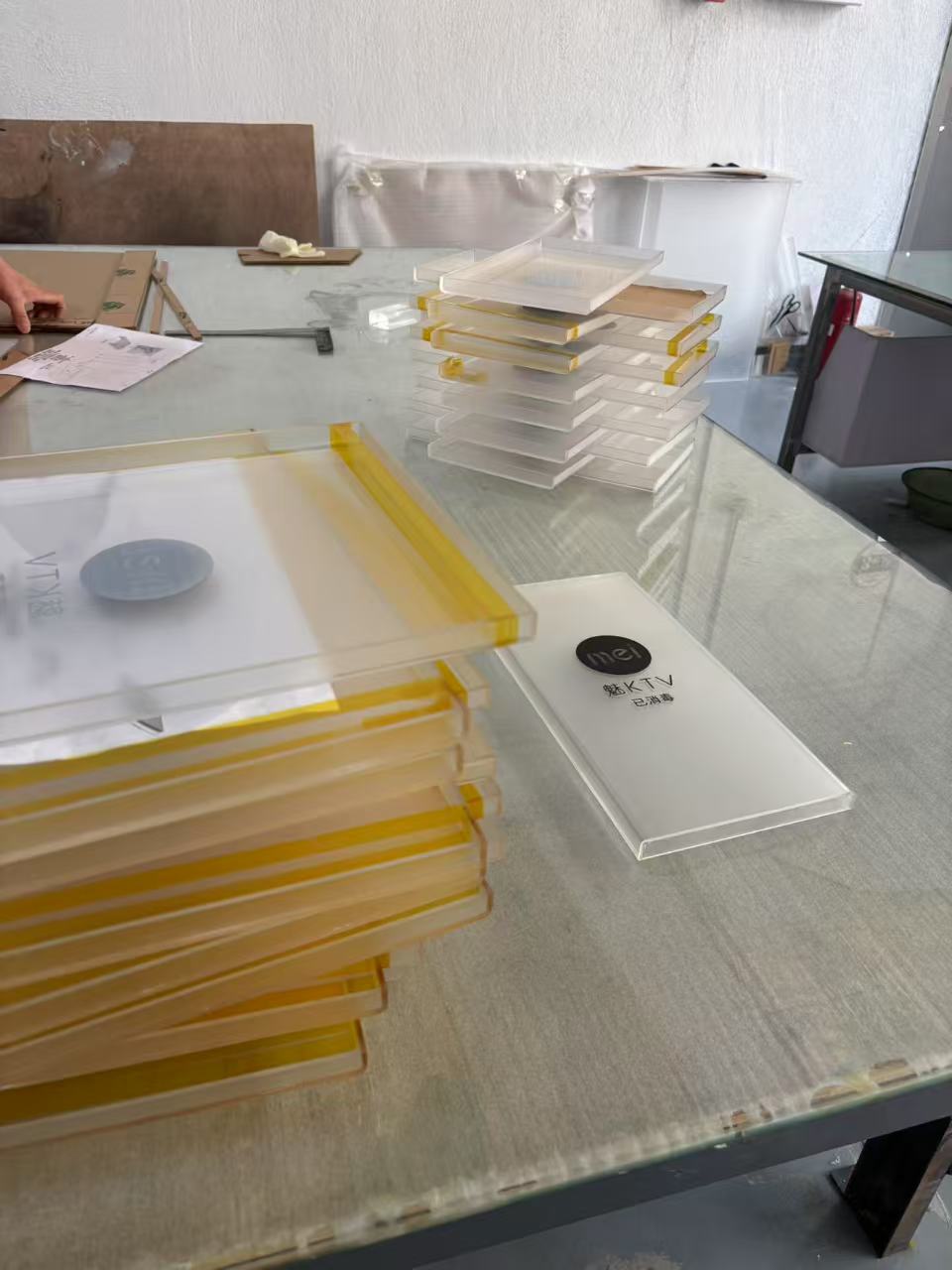 破解亚克力加工定制痛点：全链路交付法如何重塑行业价值？