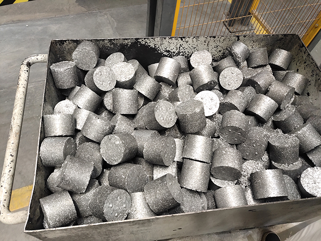 2025铁屑压块机深度选型指南：工业制造企业如何匹配高效固废处理方案？