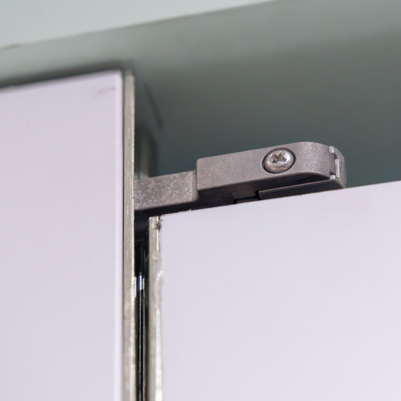 【深度解析】卫生间隔断核心技术：原理、标准与应用实践