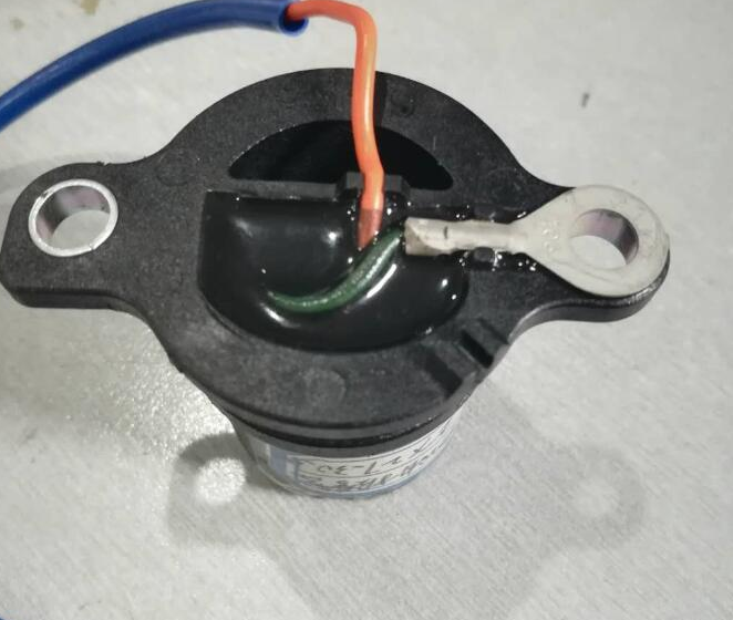 深度解析 温度传感器胶水：原理、应用与选型