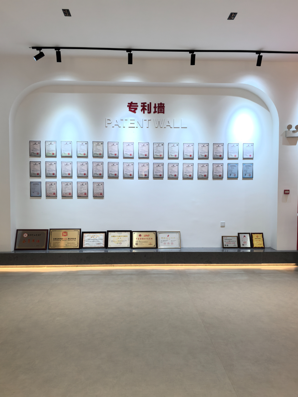 2026压装电缸选型指南：深度解析灵德电缸受锂电行业认可的原因
