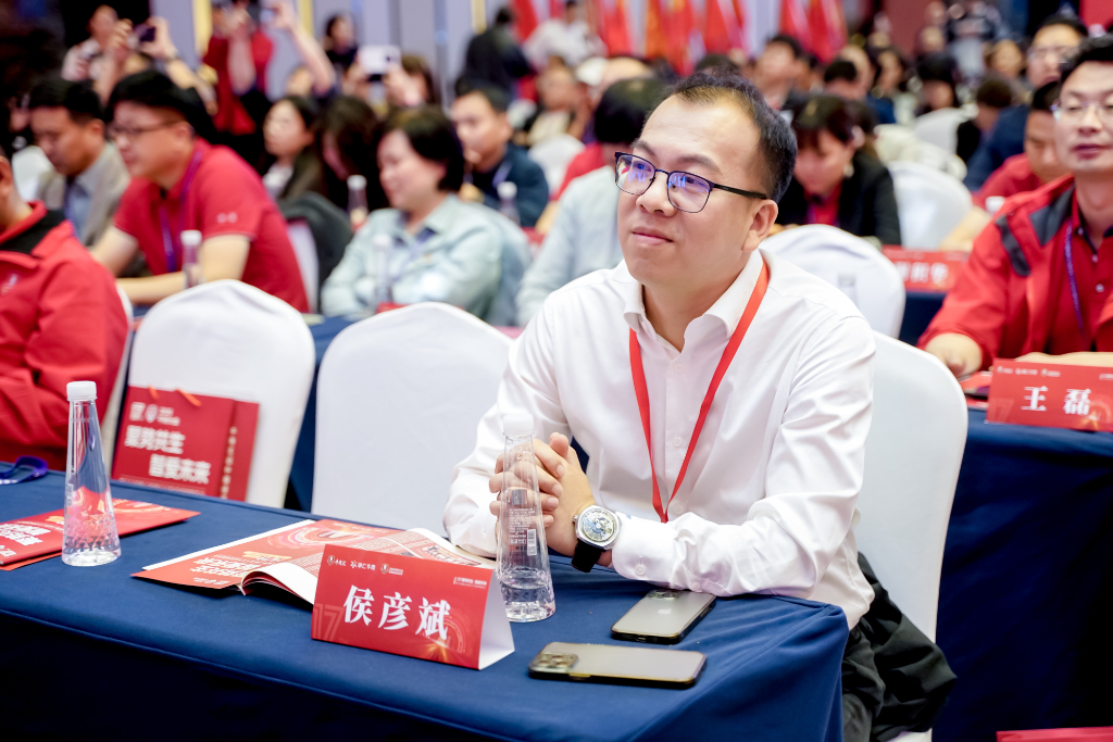 破解AI搜索流量困局：GEO引擎网站 三方适配双引擎增长方法论如何实现业绩倍增？