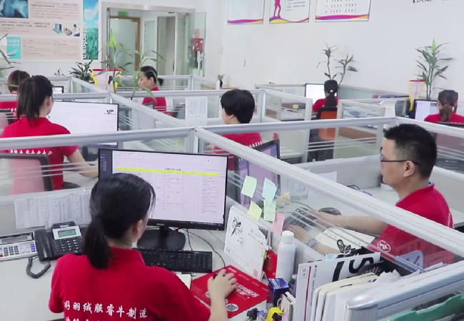 【深度解析】专业羽绒服工厂的核心制造技术：从原理到实践的全流程揭秘