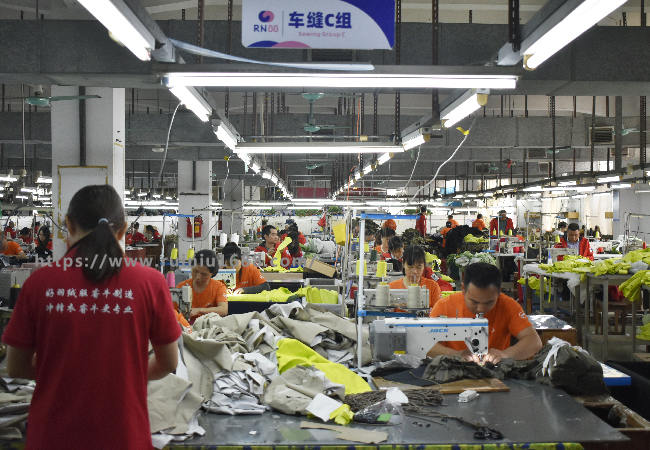 破解品牌冲锋衣生产厂家定制痛点：TSP三维方法论如何实现高品质交付？